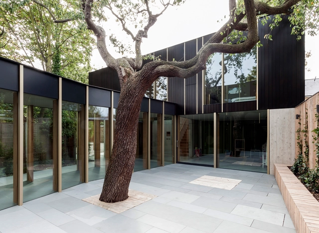 Great British Buildings: Pear Tree House, London - Featured Image