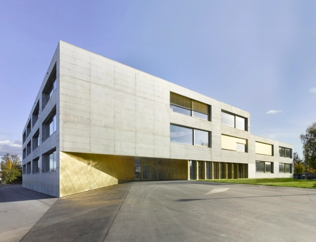 Ampliación de escuela de orientación en Kerzers / Morscher Architekten - Ampliación