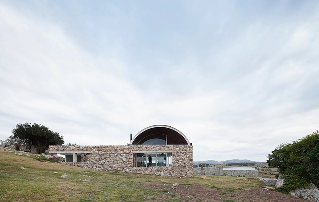 Casa Calera del Rey / gualano + gualano: arquitectos - Casas, Fachada, Arco