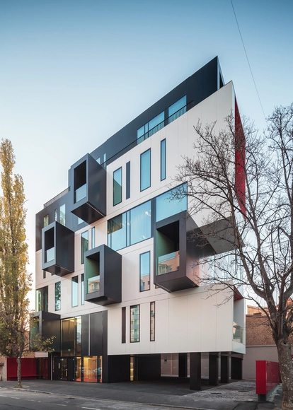 Sede da L.S.G. / Urban Office - Edifícios De Escritórios