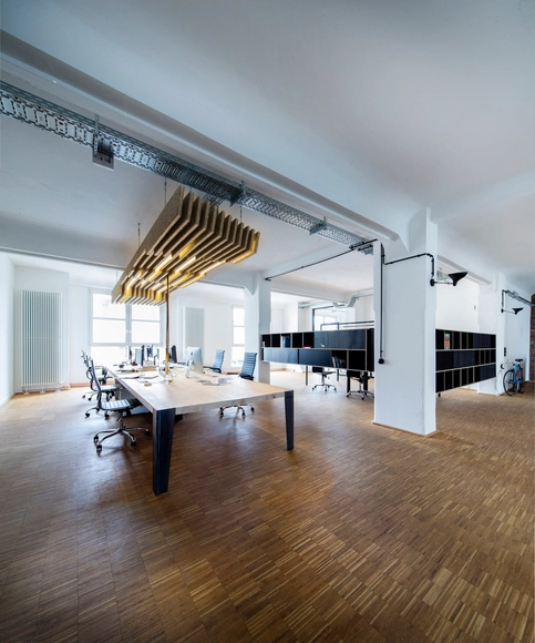 Zum Goldenen Hirschen Office Extension / schöne räume architektur innenarchitektur - Offices Interiors, Beam, Table
