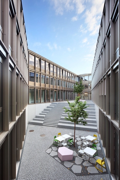 Science Park Kassel / Birk Heilmeyer und Frenzel Architekten - Offices, Courtyard, Facade, Balcony