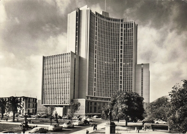 Clásicos de Arquitectura: Ministerio de Educación / Enrique Seoane Ros - Ministerio, Fachada, Urbano