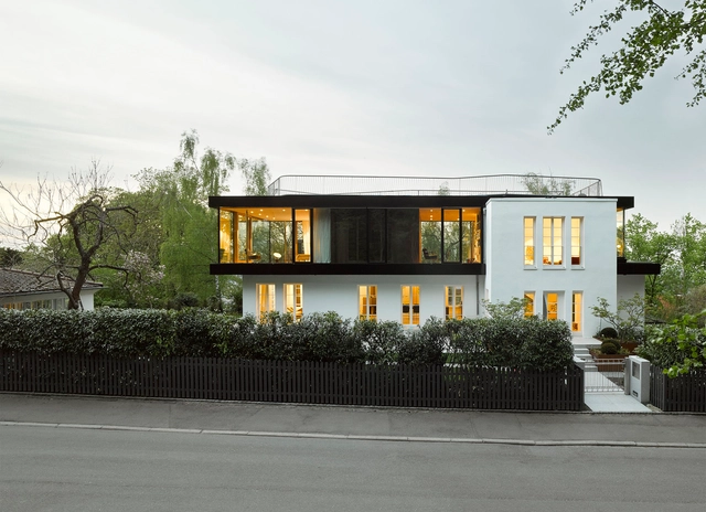 Haus S / Behnisch Architekten - Renovation, Facade, Door, Fence