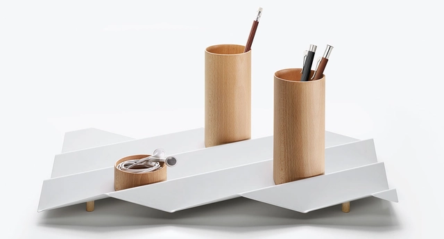 Accesorios de sobremesa para el uso diario / Obvious - Arte Y Arquitectura
