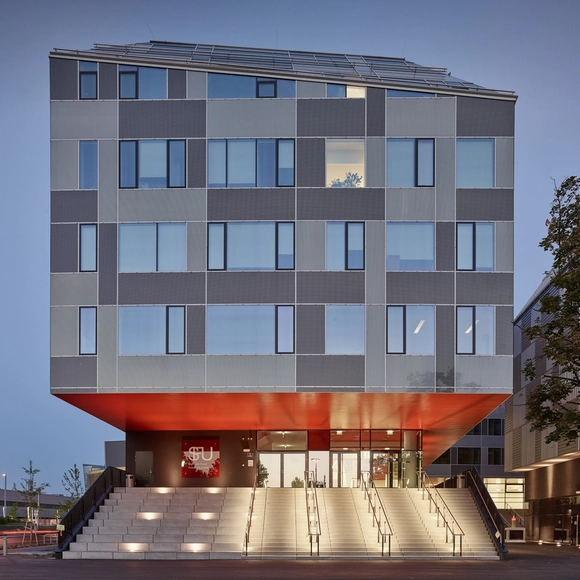 Campus Messestrasse Viena / Holzer Kobler Architekturen - Universidade