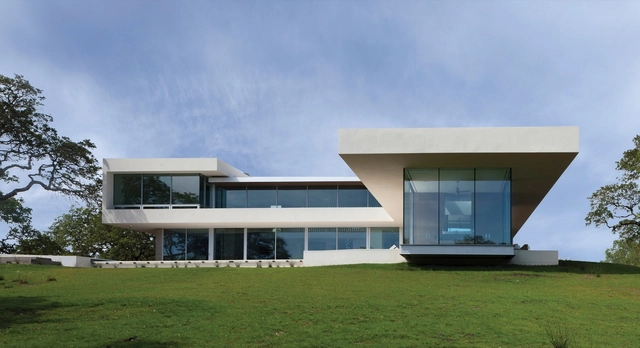 Casa en el viñedo / Swatt Miers Architects - Casas