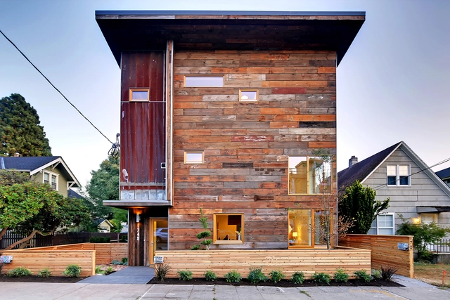La Casa más Verde de la Cuadra  / Caron Architecture - Casas