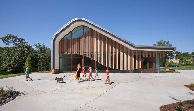 Adam Aronson 艺术中心  / Trivers Associates - 文化中心