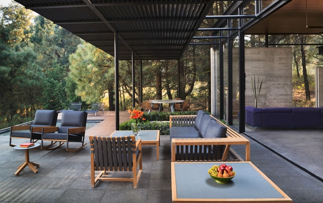 TOYBOX / grupoarquitectura - Showroom, Terraza, Fijación Vigas, Mesas, Sillas