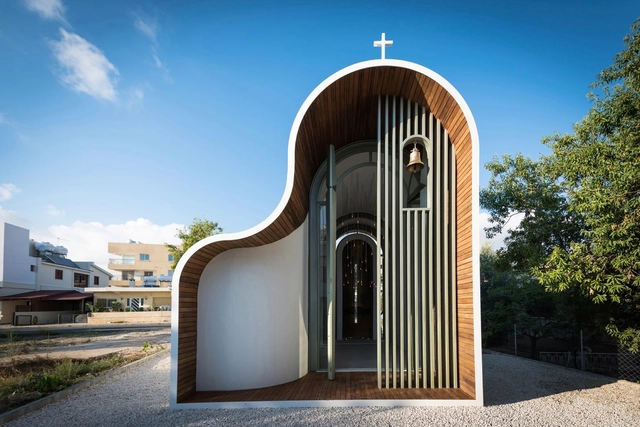Capilla apóstol Pedro y Santa Elena mártir/ Michail Georgiou - Capilla