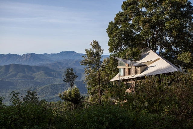 Casa Hornbill / Biome Environmental Solutions - Casas