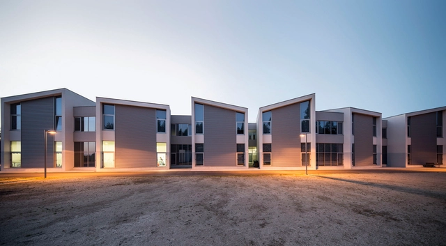 Escuela Sobrosa / CNLL - Escuelas