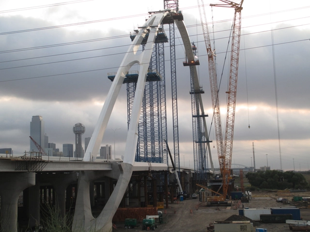 Avanza la construcción del segundo puente de Santiago Calatrava en Dallas - Imagen Principal