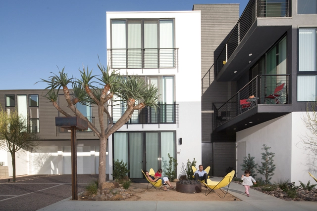 Sofia Lofts / Nakhshab Development and Design - Habitação Coletiva