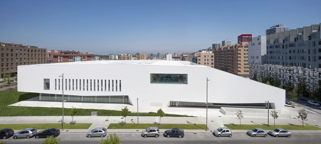 Centro Cívico Salburua / ACXT - Centro Cultural