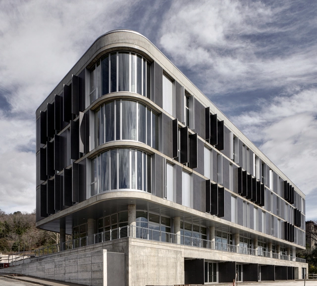 Edificio Natali / Studio Manfroni & Associati - Edificio De Oficinas