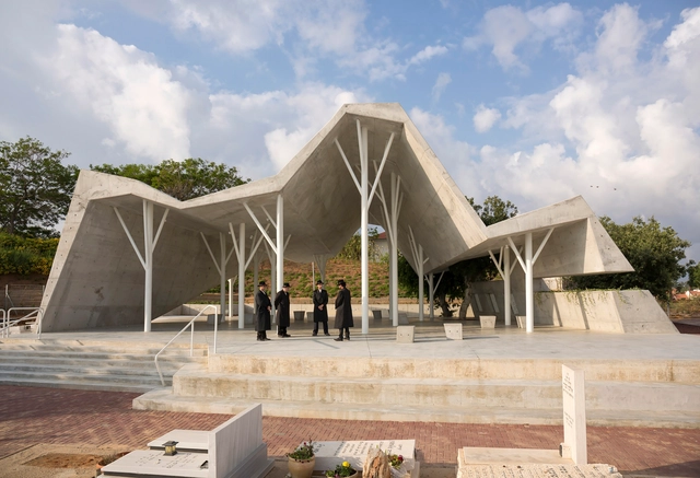 Refugio abierto / Ron Shenkin Studio - Espacios Fúnebres