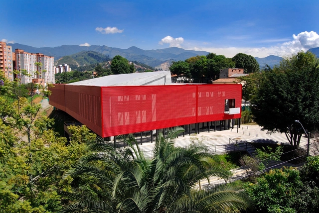 Estación de Policía Belén / EDU - Imagen Principal