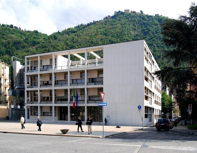 En Viaje: Casa del Fascio / Giuseppe Terragni  - Imagen Principal