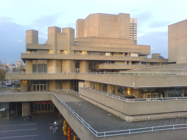 Clásicos de Arquitectura: Teatro Nacional de Londres / Denys Lasdun - Centro De Artes Escénicas