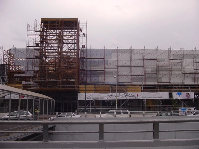 En Construcción: Remodelación Centro Comercial Apumanque / Felipe Assadi - Imagen Principal