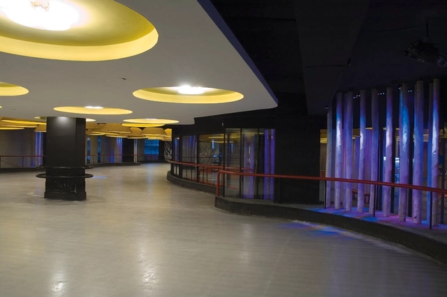Interiores: Pista de Patinaje Cero Grados - Leniz + Moletto - Diseño De Interiores