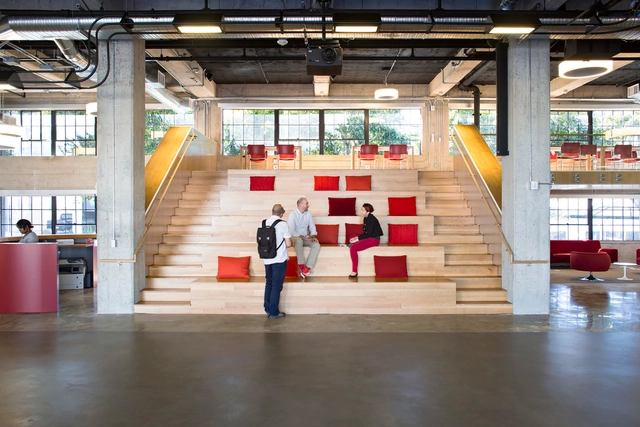 Hub de Inovação Internacional PCH / ChrDAUER Architects - Reabilitação