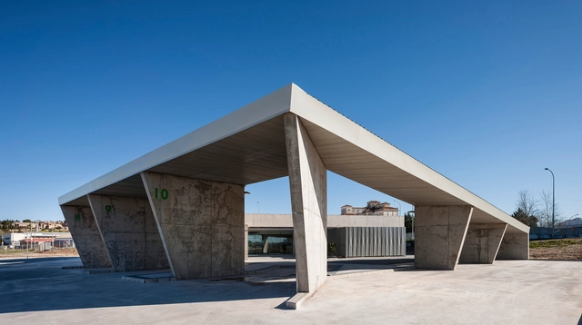Estación de Autobuses de Trujillo  / Ismo Arquitectura - Estación De Buses