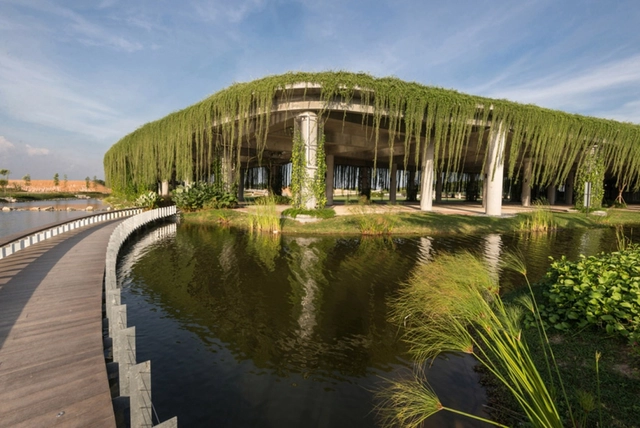 马来西亚Bandar Rimbayu的弧形景观设计 / Garis Architects - 社区中心