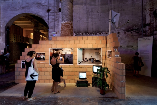 Venice Biennale 2012: Torre David, Gran Horizonte / Urban Think Tank + Justin McGuirk + Iwan Baan - Featured Image