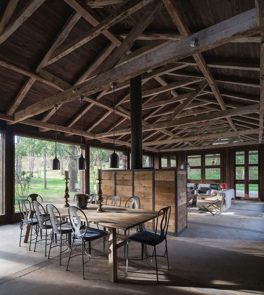 Celeiro no Lago Ranco / Estudio Valdés + - Renovação