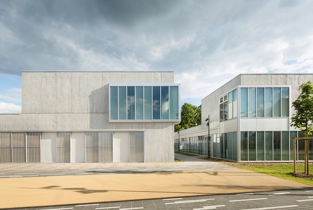 Renovación del Centro Social CREIL / NOMADE architects - Renovación