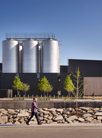 Surly Brewing MSP啤酒厂 / HGA - 工业建筑