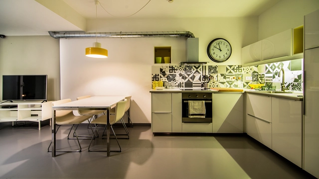 Gallery Home / Nuno Ribeiro + Paulo Valença - Casas, Cozinha, Porta, Mesa, Iluminação, Cadeira