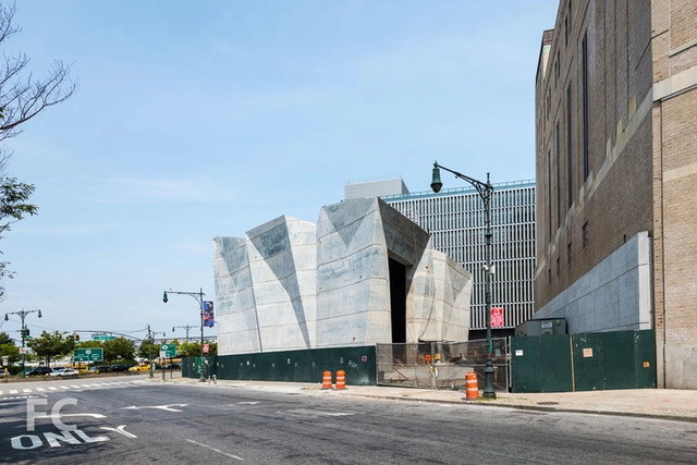 Salt-Shaped Salt Shed Takes Shape Along Hudson River in New York City - Featured Image