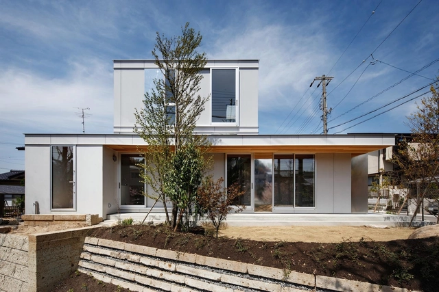 House in Okazaki / Kazuki Moroe Architects - Houses, Door, Facade, Stairs
