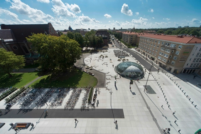 St Johannesplan & La Plaza Konsthall / White - Espacio Público