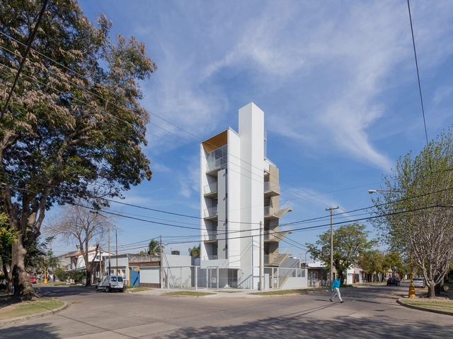 Castelli Building / BIAGIONI / PECORARI - Apartments