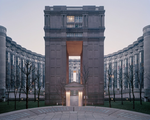 El sueño utópico de Ricardo Bofill: Conjuntos posmodernos en Noisy-le-Grand - Imagen Principal