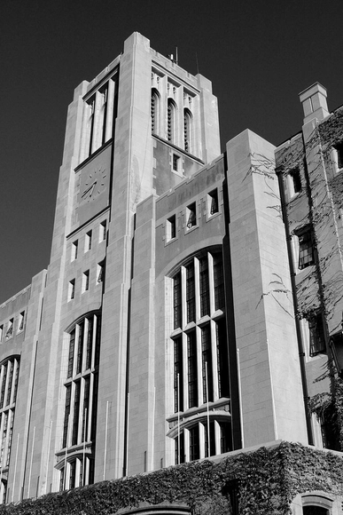 Clásicos de Arquitectura: Casa Central de la Universidad Técnica Federico Santa María de Valparaíso / José Smith Miller y Josué Smith Solar - Fachada, Arco
