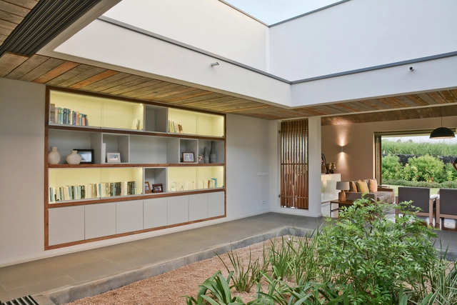 Casa Patio / Rethink Studio - Casas