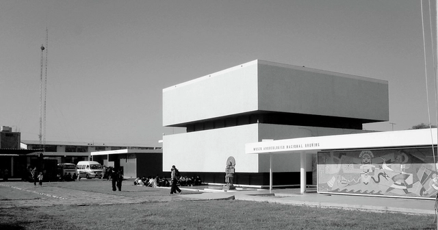 Clásicos de Arquitectura: Museo Arqueológico Nacional Hans Heinrich Brüning / Celso Prado Pastor - Museo, Fachada