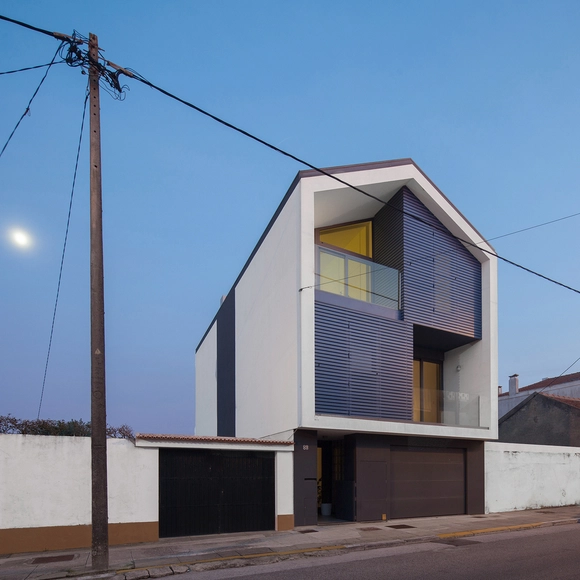 Casa na Bela Vista / RVdM Arquitectos - Casas