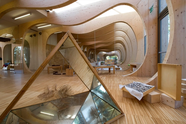 Kindergarten in Guastalla / Mario Cucinella Architects - Kindergarten, Stairs, Handrail