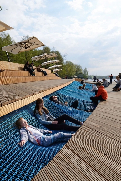 Reurbanización Orilla del Lago Paprocany / RS+ - Parque