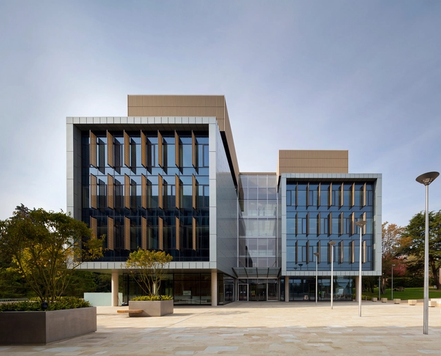 Campus Boldrewood de la Innovación / Grimshaw - Universidad