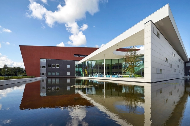 荷兰 PWN 总部大楼 / Kraaijvanger Architects - 公共机构设施