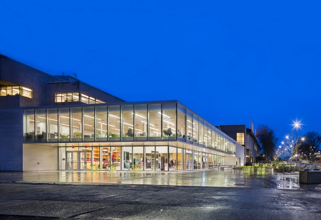 Libreria UBC / office of mcfarlane biggar architects + designers - Ampliación