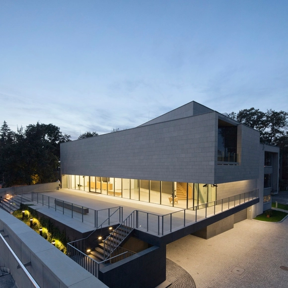 欧洲远东美术馆 / Ingarden & Ewý Architekci - 美术馆